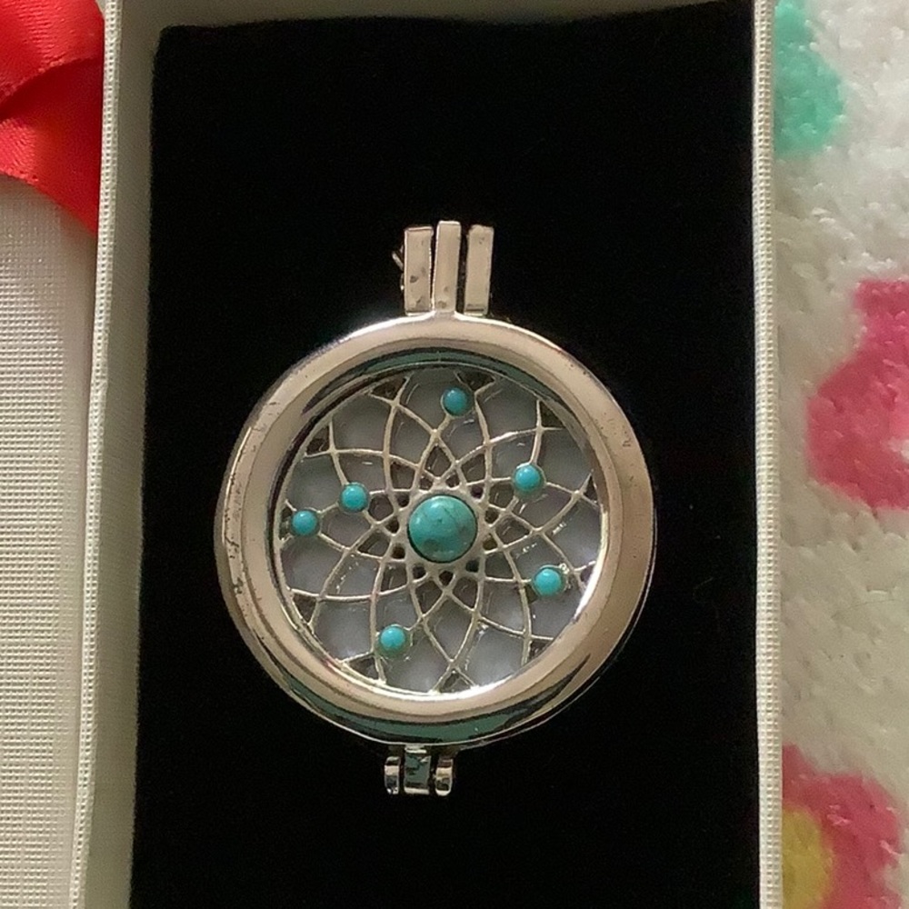 Aromatherapy necklace